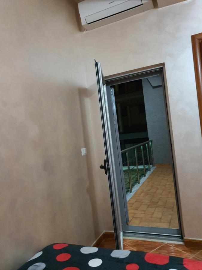 Kompleksi Gjoni Fier Bagian luar foto