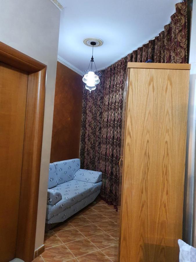 Kompleksi Gjoni Fier Bagian luar foto