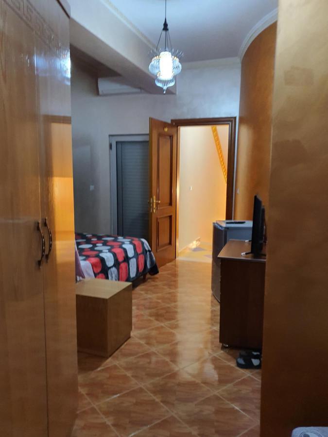 Kompleksi Gjoni Fier Bagian luar foto