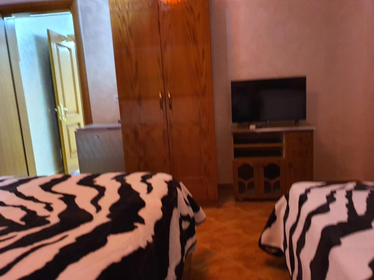 Kompleksi Gjoni Fier Bagian luar foto