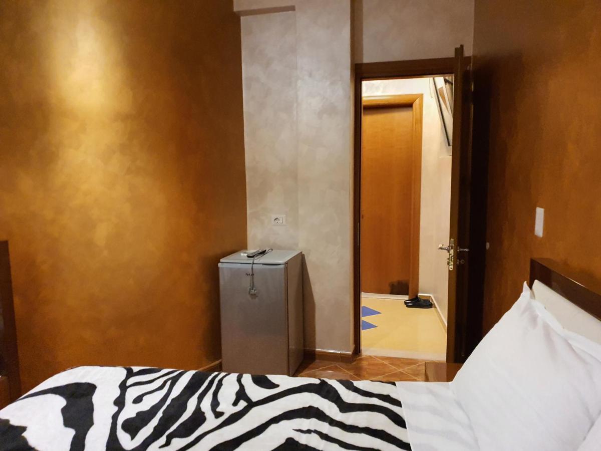 Kompleksi Gjoni Fier Bagian luar foto