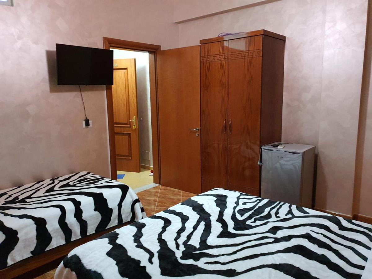Kompleksi Gjoni Fier Bagian luar foto