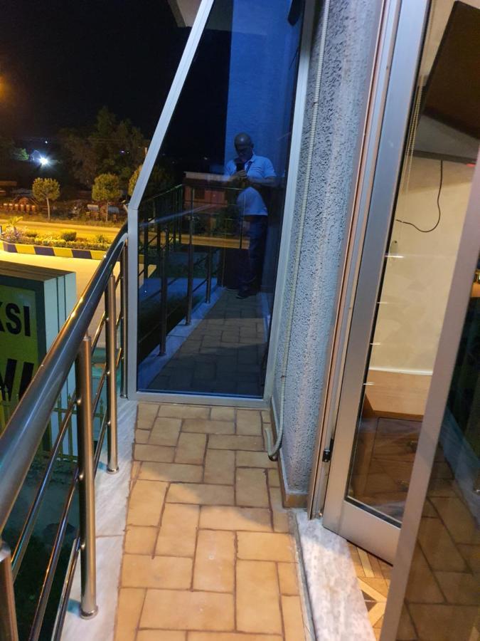 Kompleksi Gjoni Fier Bagian luar foto