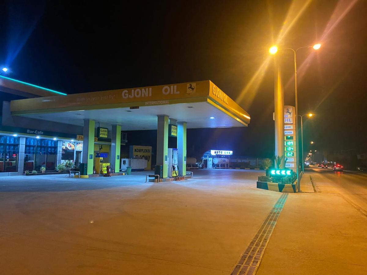 Kompleksi Gjoni Fier Bagian luar foto